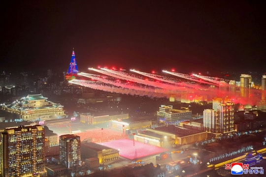 Hình ảnh duyệt binh hoành tráng hiếm thấy của quân đội Triều Tiên