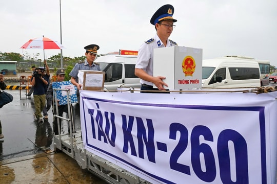 TP Hồ Chí Minh: Tổ chức bầu cử sớm cho cán bộ, chiến sĩ trước ngày ra khơi làm nhiệm vụ