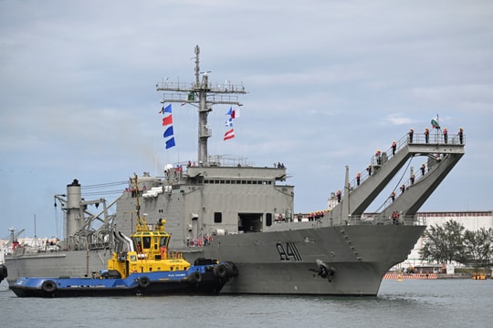 Mexico điều tàu hải quân chở hàng viện trợ tới Cuba