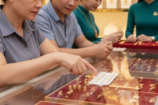 Vàng nhẫn 0,1 chỉ nhưng tiền công 40 nghìn đồng là đắt hay rẻ?