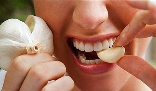 Thường xuyên ăn tỏi sống có lợi gì cho sức khỏe?