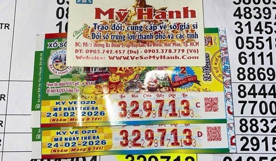 Trúng độc đắc 8 tỉ đồng xổ số miền Nam, 2 người phụ nữ liền mở sổ tiết kiệm