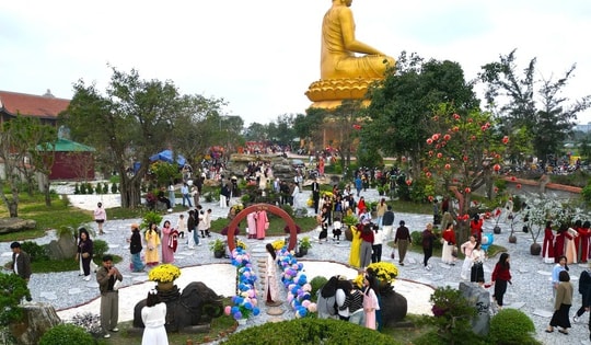 Du lịch tâm linh khởi sắc đầu Xuân