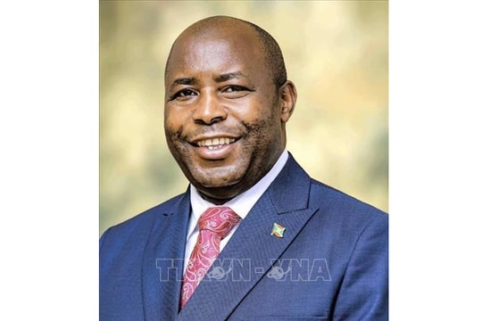 Điện mừng lãnh đạo Liên minh châu Phi