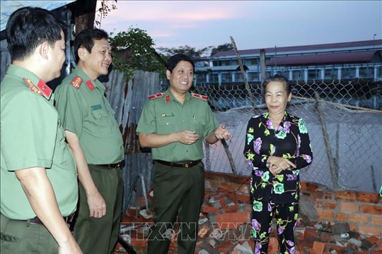 Khẩn trương tôn tạo Khu di tích Hòn Đá Bạc và xây dựng 500 căn nhà tặng đồng bào Cà Mau