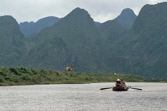 Chùa Hương qua ống kính khách quốc tế 35 năm trước