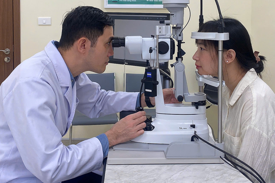 Mẹo bảo vệ mắt cho người đeo kính trong mùa nồm