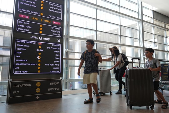 Mỹ cho phép nhân viên ngoại giao không thiết yếu rời Israel