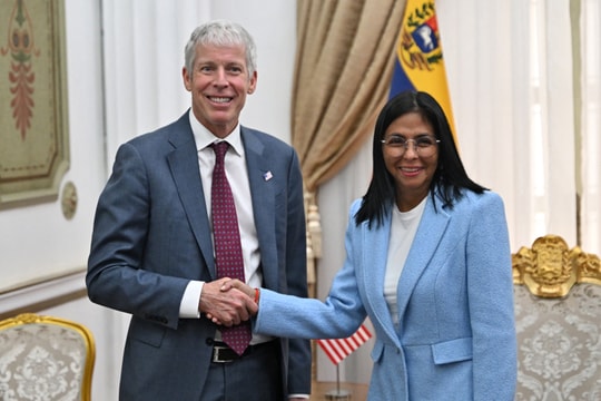 Mỹ nói doanh số bán dầu Venezuela sắp đạt 2 tỷ USD