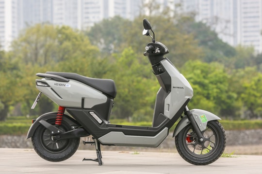 Xe máy điện Honda ICON e: giảm 5 triệu đồng