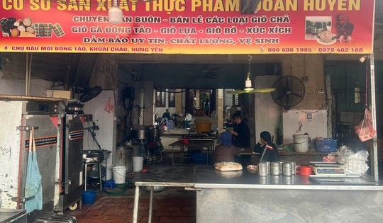 Khởi tố chủ cơ sở sản xuất giò chả chứa hàn the, thu giữ hơn 1,2 tấn