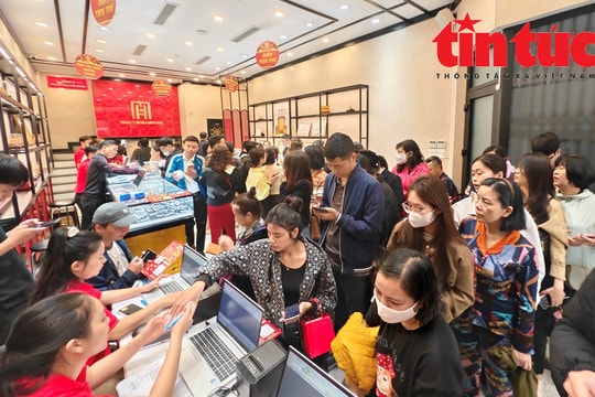 Giá vàng ngày 28/2: Thế giới bật tăng mạnh, trong nước phục hồi sau vía Thần Tài