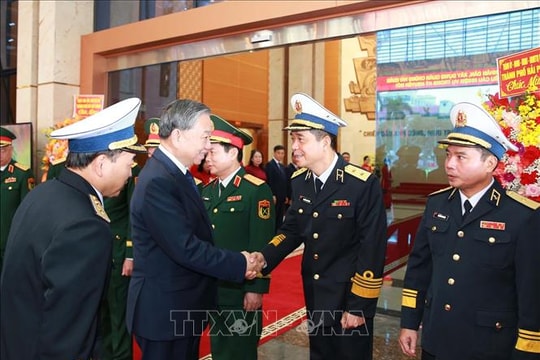 Xây dựng thế trận quốc phòng toàn dân và 'thế trận lòng dân' trên biển ngày càng vững chắc