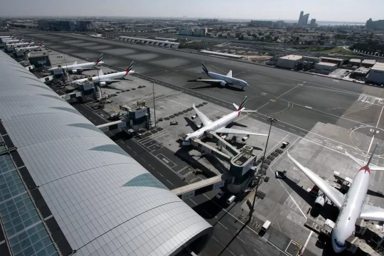 Hàng không toàn cầu hỗn loạn vì Trung Đông đóng cửa không phận