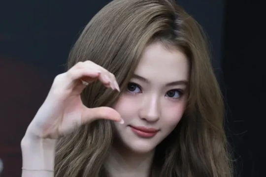 Nhan sắc tuổi 18 của 'Mẫu nhí đẹp nhất thế giới'