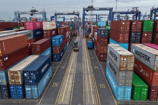 Doanh nghiệp Việt tận dụng 'khoảng đệm' khi Mỹ áp thuế bổ sung 10%