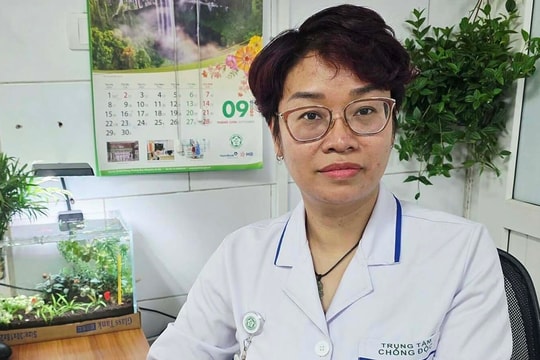 Bảo vệ siêu thị bất ngờ ngừng thở, nữ điều dưỡng ép tim cứu sống