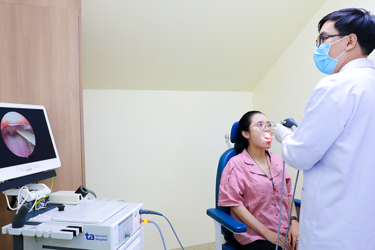 Điều trị đau họng tại nhà được không?