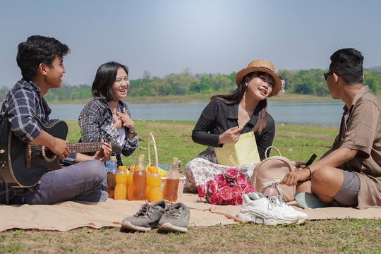 Mắc bệnh tình dục sau chuyến dã ngoại