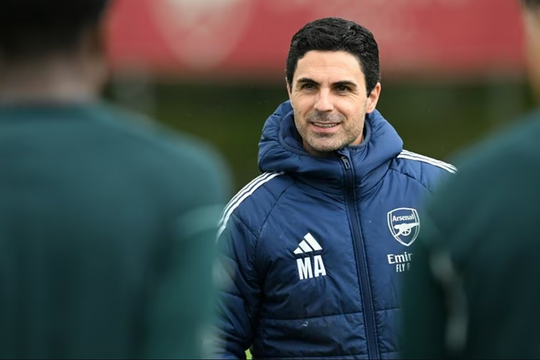 Arteta không nghĩ nhiều về giấc mơ ăn bốn của Arsenal