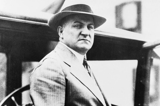 Cuộc trả thù người vợ phản bội của trùm buôn lậu