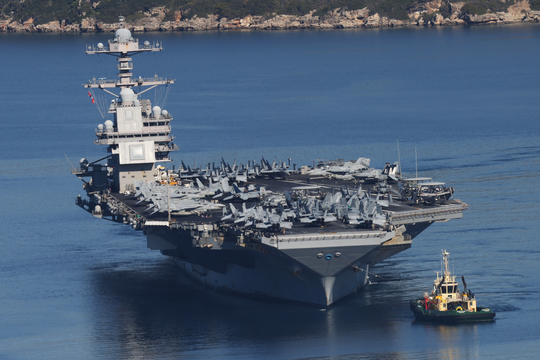 Bên trong tàu sân bay 13 tỷ USD được Mỹ triển khai gần Iran