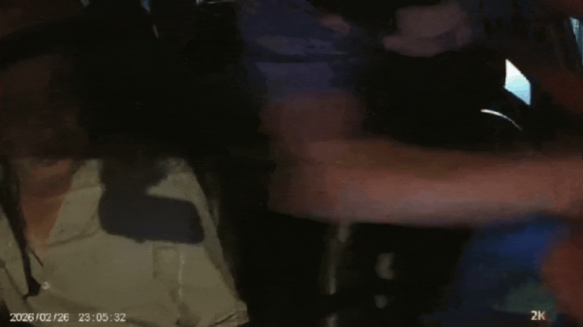 Đánh tài xế taxi tới tấp vì bị yêu cầu hủy chuyến