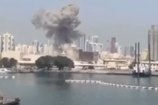 Căn cứ Mỹ tại Bahrain trúng tên lửa Iran