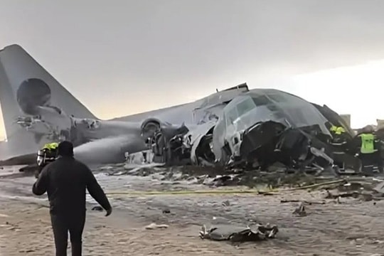 Vận tải cơ chở tiền gặp nạn, 15 người chết