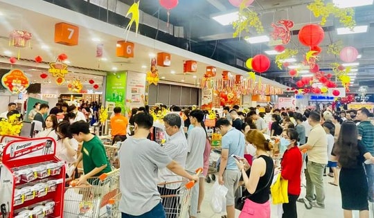 Lãnh đạo TP HCM thăm và chúc Tết tại Saigon Co.op và Satra