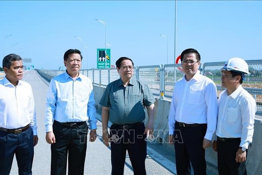 Thủ tướng kiểm tra công trình giao thông trọng điểm từ Quảng Ngãi đến Khánh Hoà