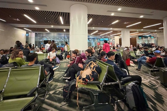 Khách Việt kể tình cảnh mắc kẹt tại Trung Đông vì chiến sự