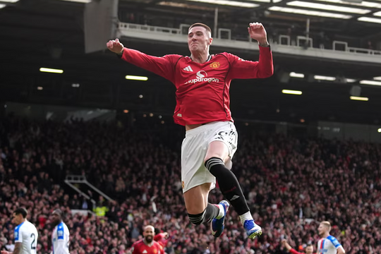 Man Utd lên thứ ba Ngoại hạng Anh