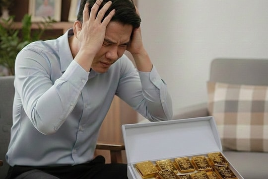 Tôi phải vay tiền chữa bệnh cho con dù có 15 lượng vàng trong két