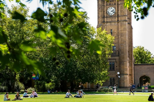 Australia tăng gấp đôi phí visa ở lại sau tốt nghiệp