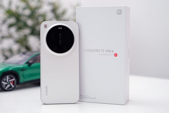 Xiaomi ra 17 Ultra với camera Leica, giá cao hơn iPhone 17 Pro Max