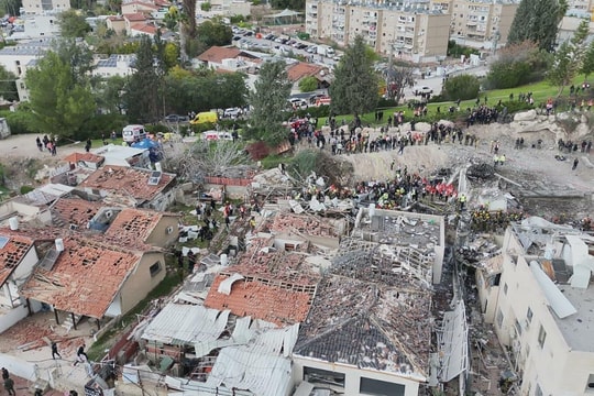 Israel điều tra vụ phòng không để lọt tên lửa đạn đạo Iran