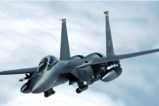 Kuwait bắn nhầm 3 máy bay chiến đấu của Mỹ, phi công nhảy dù thoát hiểm