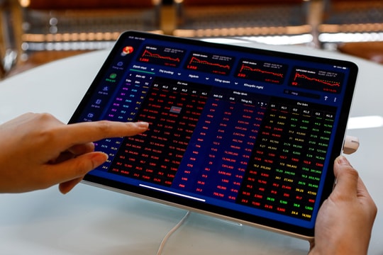 VN-Index giảm mạnh nhất từ đầu năm