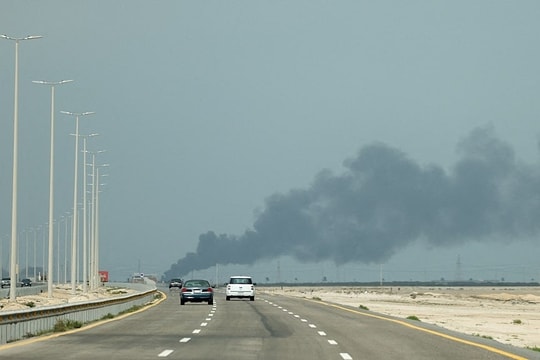 Nhiều nước Trung Đông dừng khai thác dầu khí