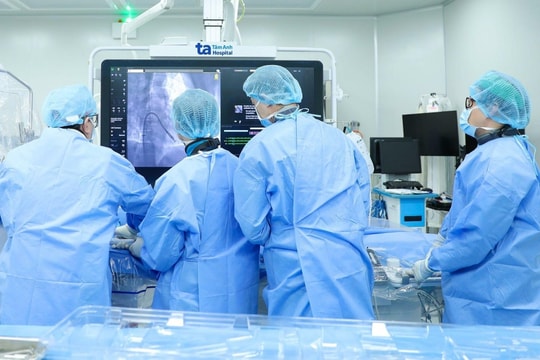 Cấy máy tạo nhịp tim không dây thế hệ mới cho cụ ông