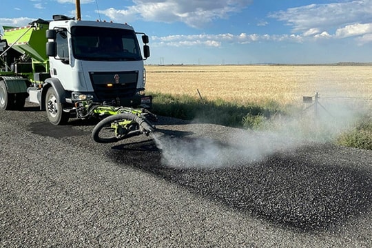 Xe vá ổ gà trong hai phút