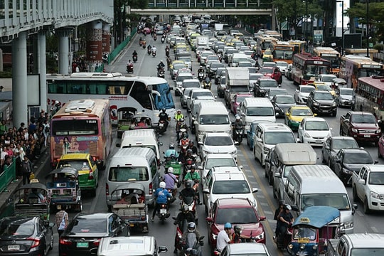 Người dân nước Đông Nam Á nào lái xe bên trái đường?