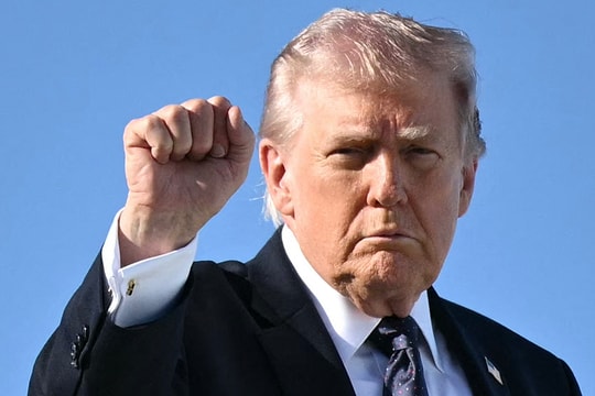 Ông Trump thề trả thù cho binh sĩ thiệt mạng trong xung đột với Iran