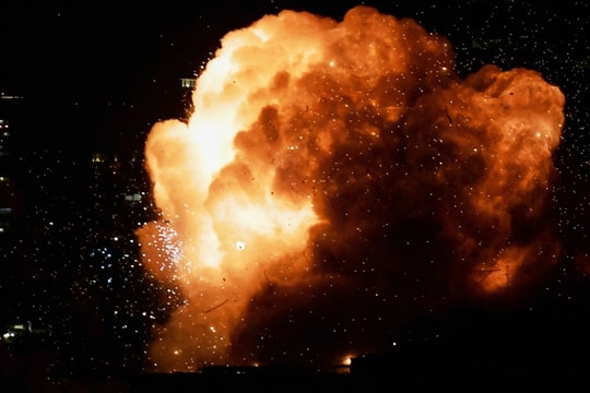 Hai ngày xung đột đỏ lửa khắp Trung Đông