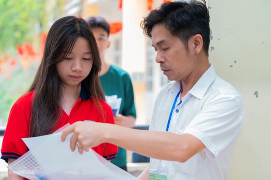 Hà Nội yêu cầu trường tư không thu tiền cọc lớp 10