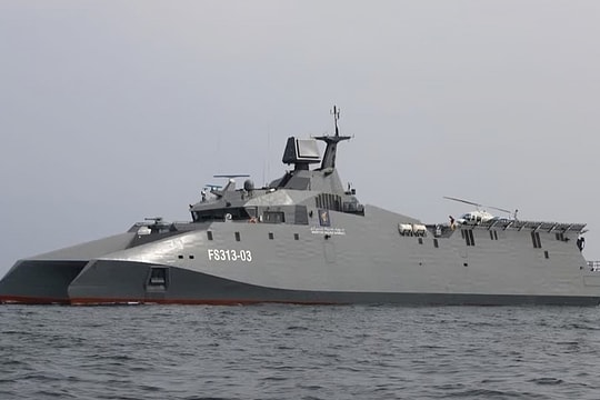 Mỹ tuyên bố đánh chìm 9 tàu hải quân Iran