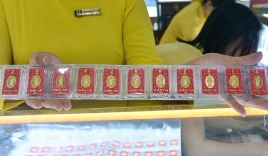 Giá vàng hôm nay 2-3: Vàng bạc cùng tăng giá mạnh