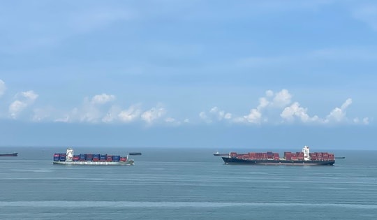 Căng thẳng Trung Đông leo thang: Các hãng tàu ra thông báo khẩn