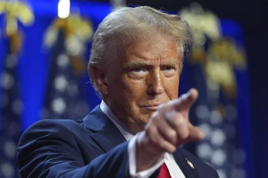 Ông Trump tuyên bố đang 'đánh tan' Iran, cảnh báo 'sóng lớn' vẫn chưa đến